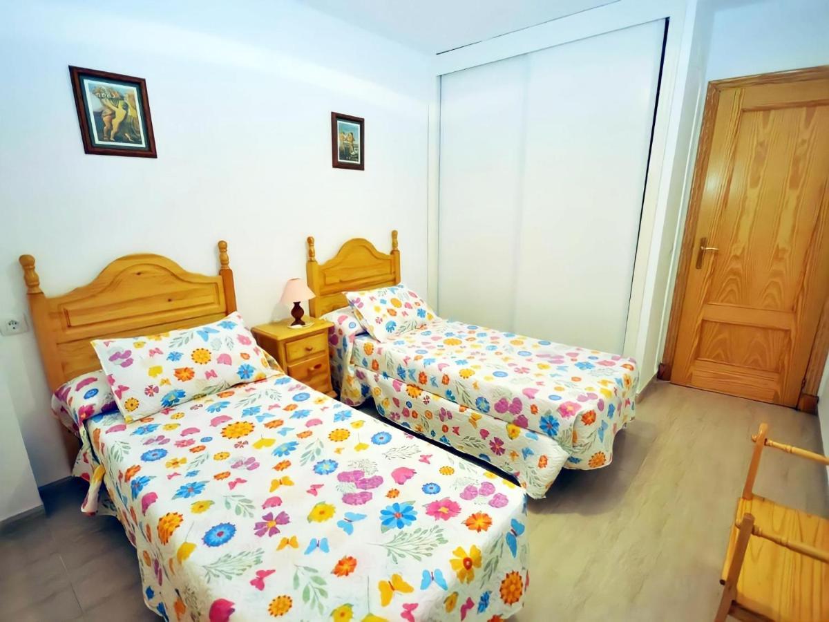 Apartamento Junto Al Mar Piscina Solo Familias โกนิล เด ลาฟรอนเตรา ภายนอก รูปภาพ