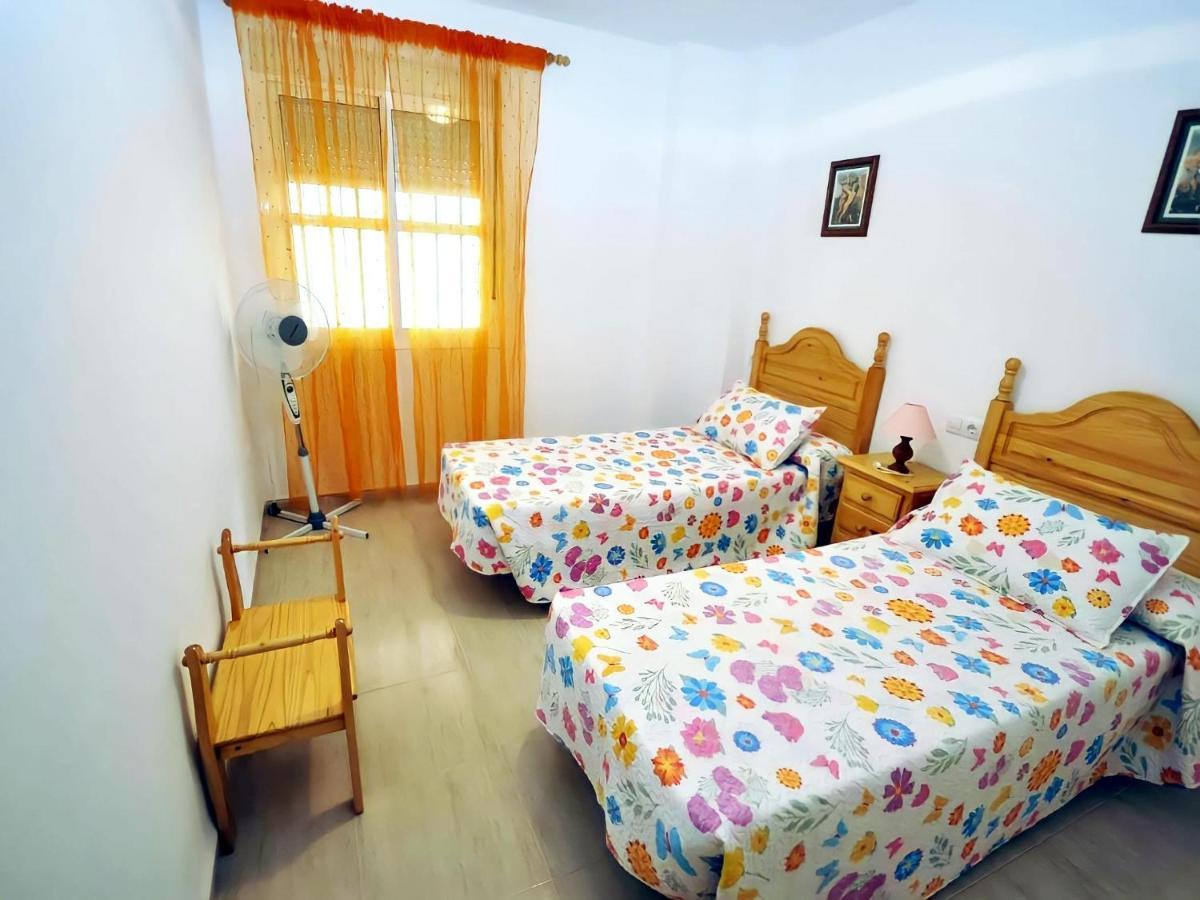 Apartamento Junto Al Mar Piscina Solo Familias โกนิล เด ลาฟรอนเตรา ภายนอก รูปภาพ