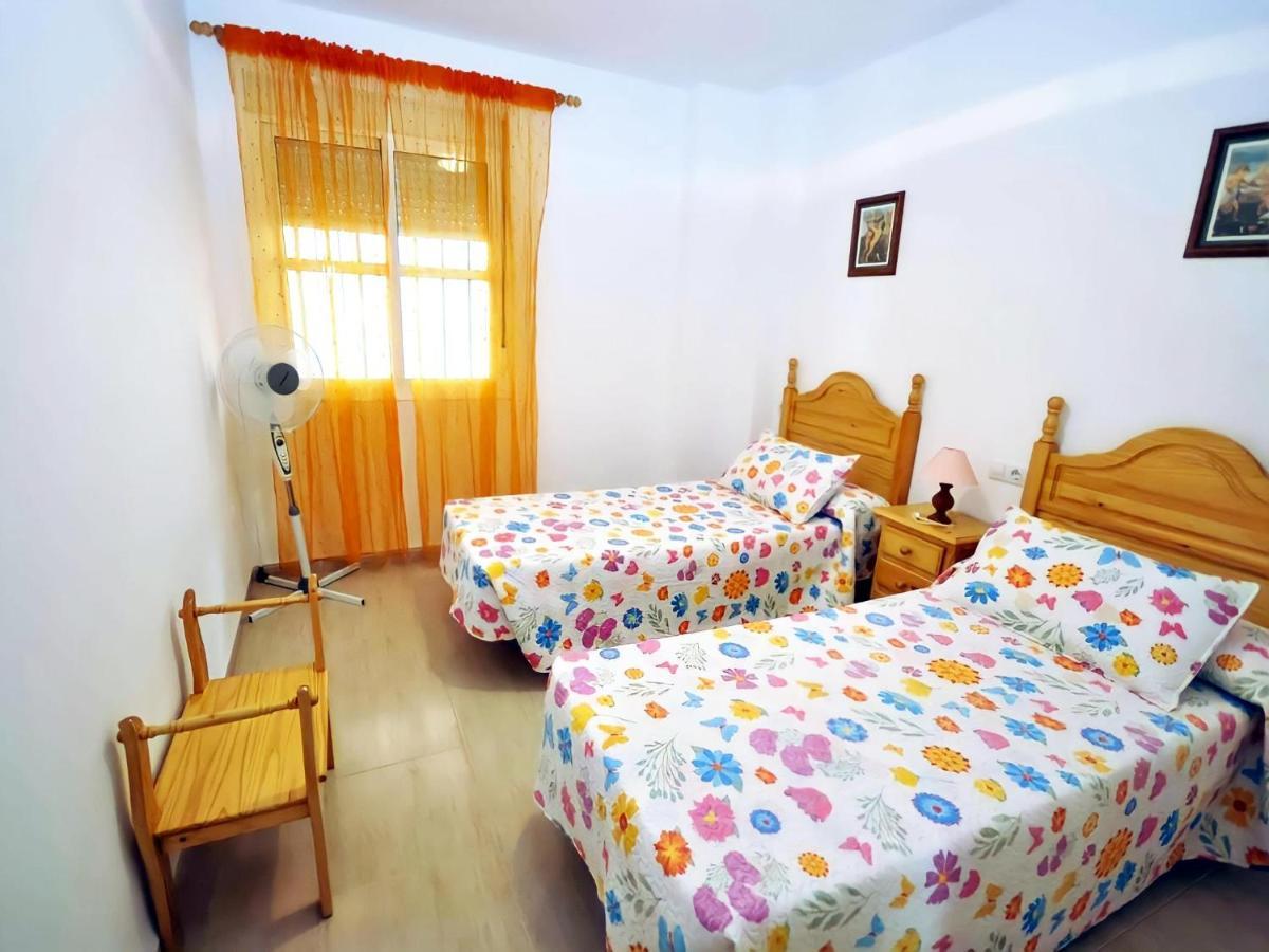 Apartamento Junto Al Mar Piscina Solo Familias โกนิล เด ลาฟรอนเตรา ภายนอก รูปภาพ