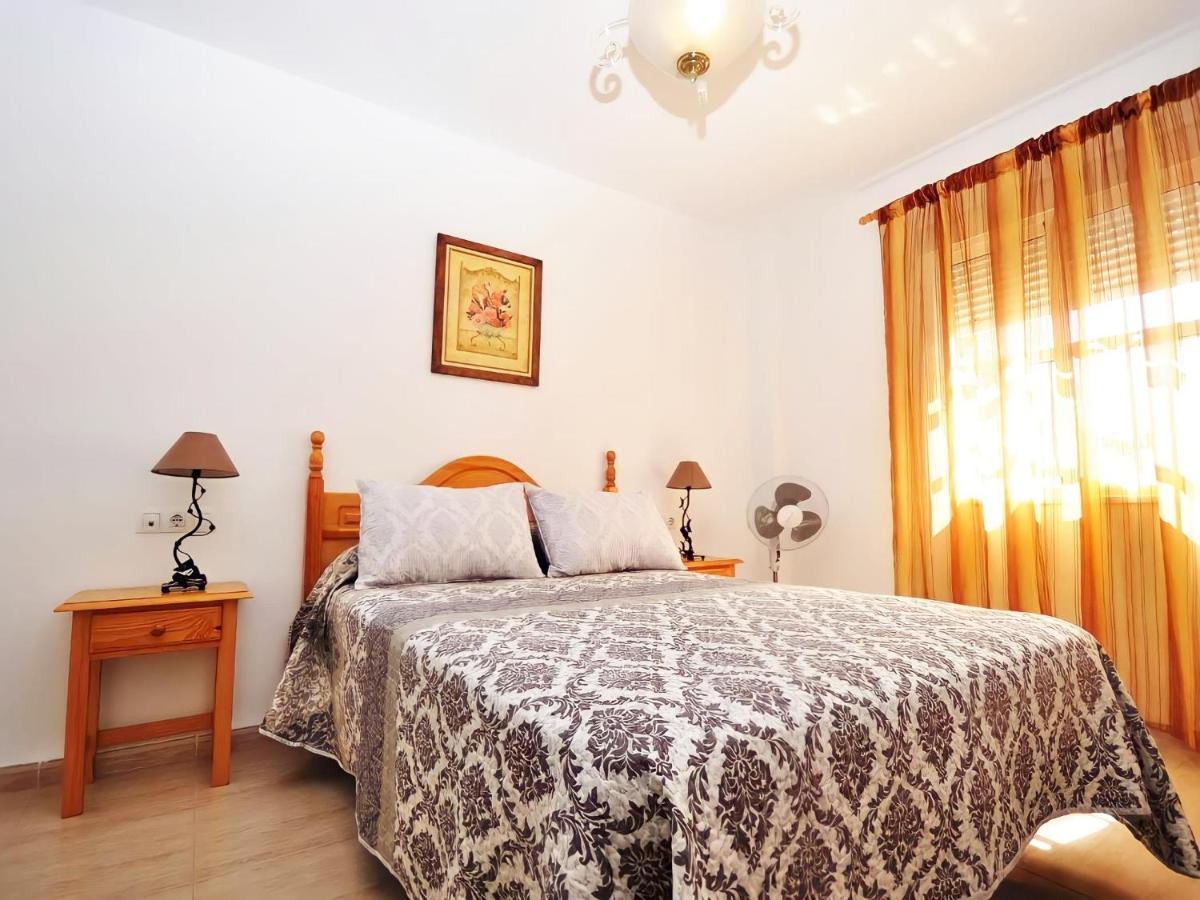 Apartamento Junto Al Mar Piscina Solo Familias โกนิล เด ลาฟรอนเตรา ภายนอก รูปภาพ